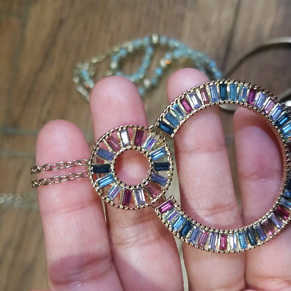 Assorted Necklaces - Picture 4 of 6